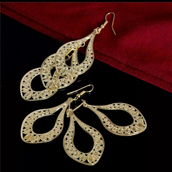 Jewelry - 🎀 Bohemian Vintage Style Drop Golden Leaves